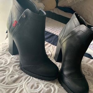 Levis boots